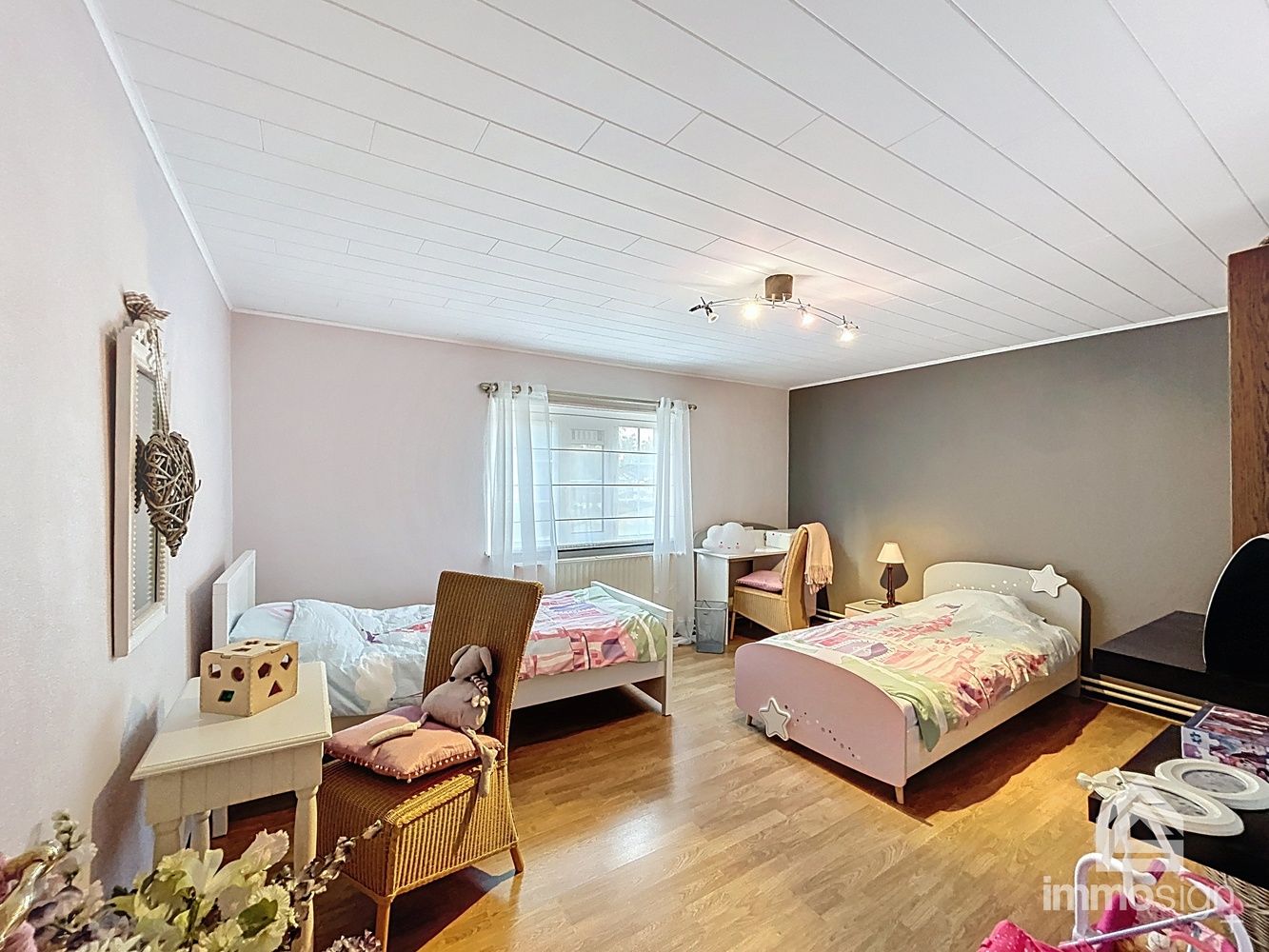Landelijk wonen in Oudsbergen, omringd door weiland met paardenstallen! foto 15