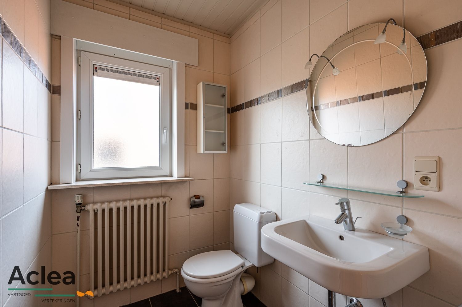 Ruime halfopen bebouwing met 5 slpks op strategische locatie in Zomergem foto 32