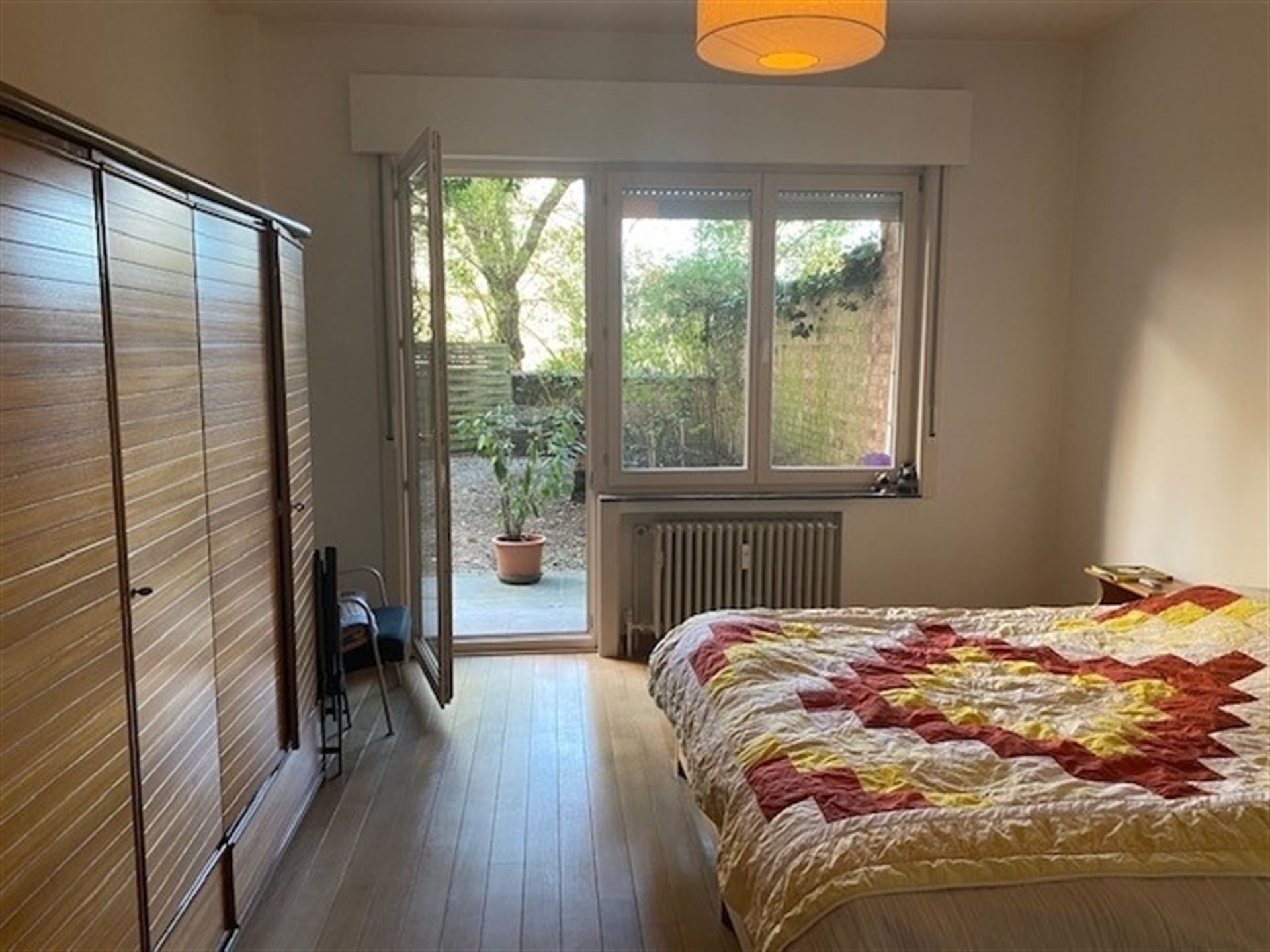 Prachtig gelijkvloers appartement met ruime tuin op een toplocatie. foto 11