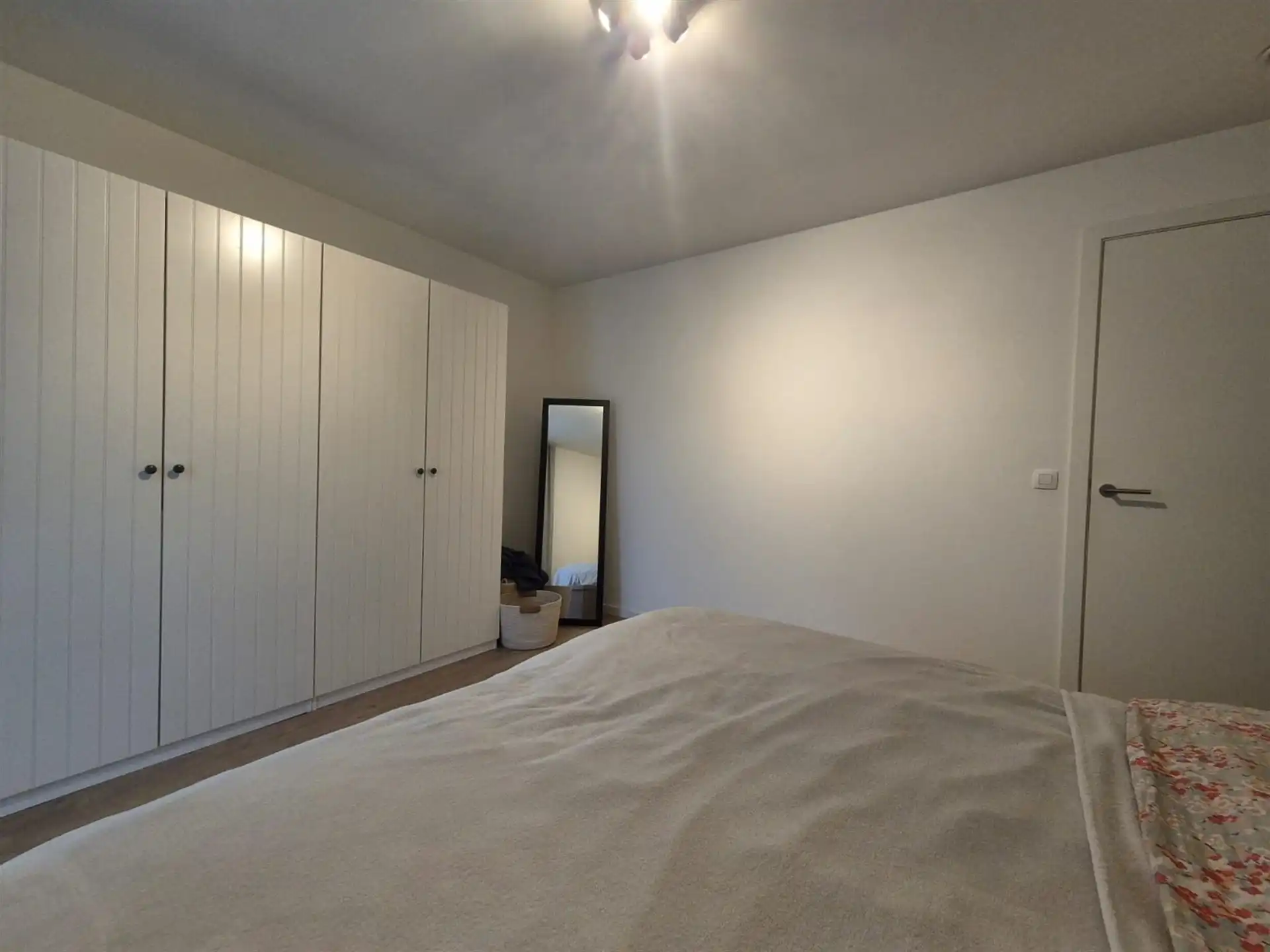 Energiezuinig gelijkvloers appartement met 2 slaapkamers en tuin. foto 17