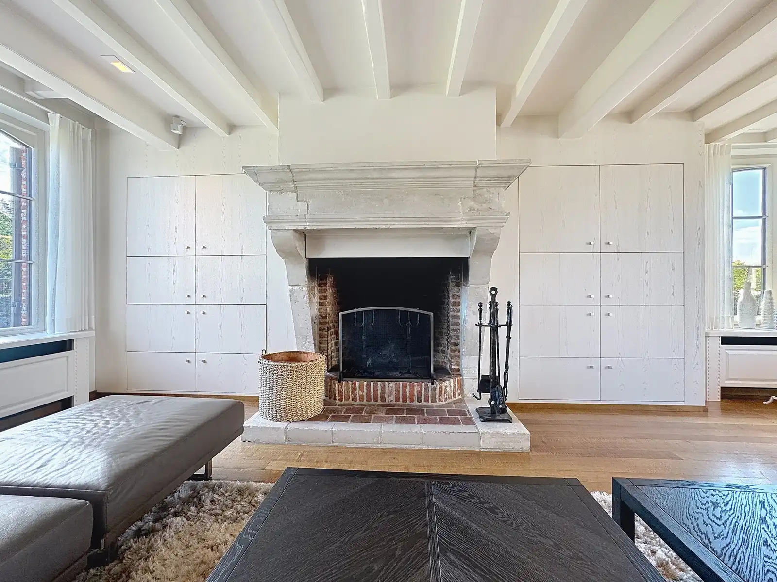 Instapklaar, luxueus afgewerkte VILLA (5 slpkms, dubbele garage, ...) met BIJGEBOUWEN (stallingen en bergplaats) te Ingelmunster. Grondopp.: 2.814m2 foto 13