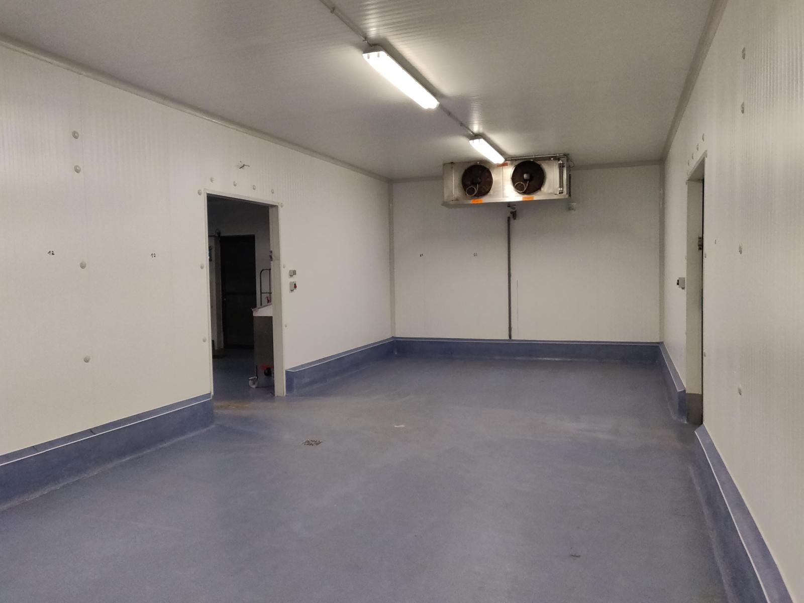 Bedrijfsgebouw op uitstekende locatie foto 12