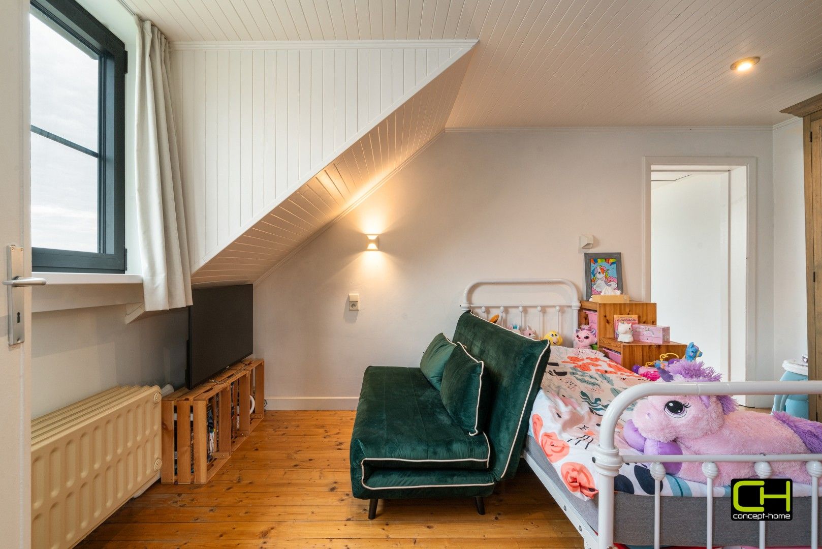 Moderne woning met drie slaapkamers en praktijkruimte te koop in Lievegem foto 14