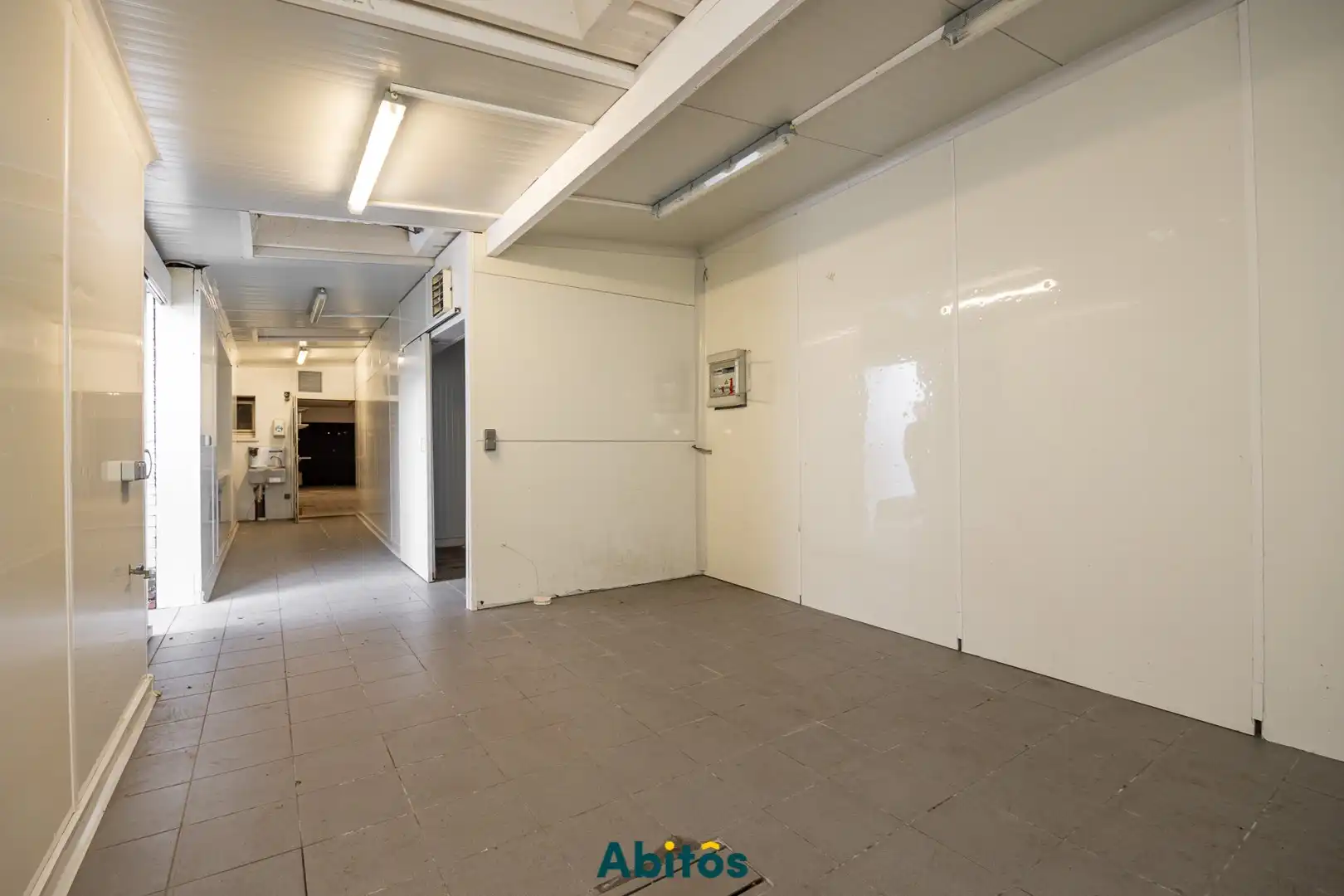 Handelspand op absolute topligging in het centrum van Drongen foto 11