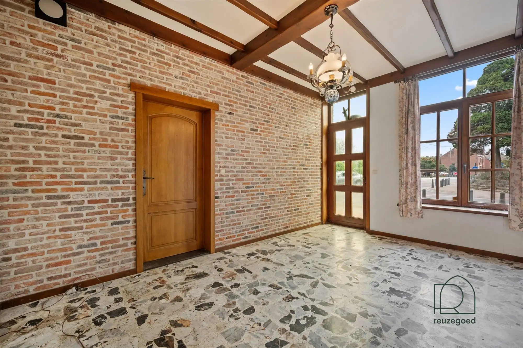 Ruime woning met authentieke charme, bijgebouwen en tal van mogelijkheden in Hombeek foto 7