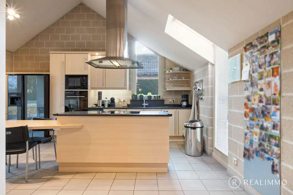 Ruime villa met 4 slaapkamers op ruim perceel met prachtige ligging! foto 10