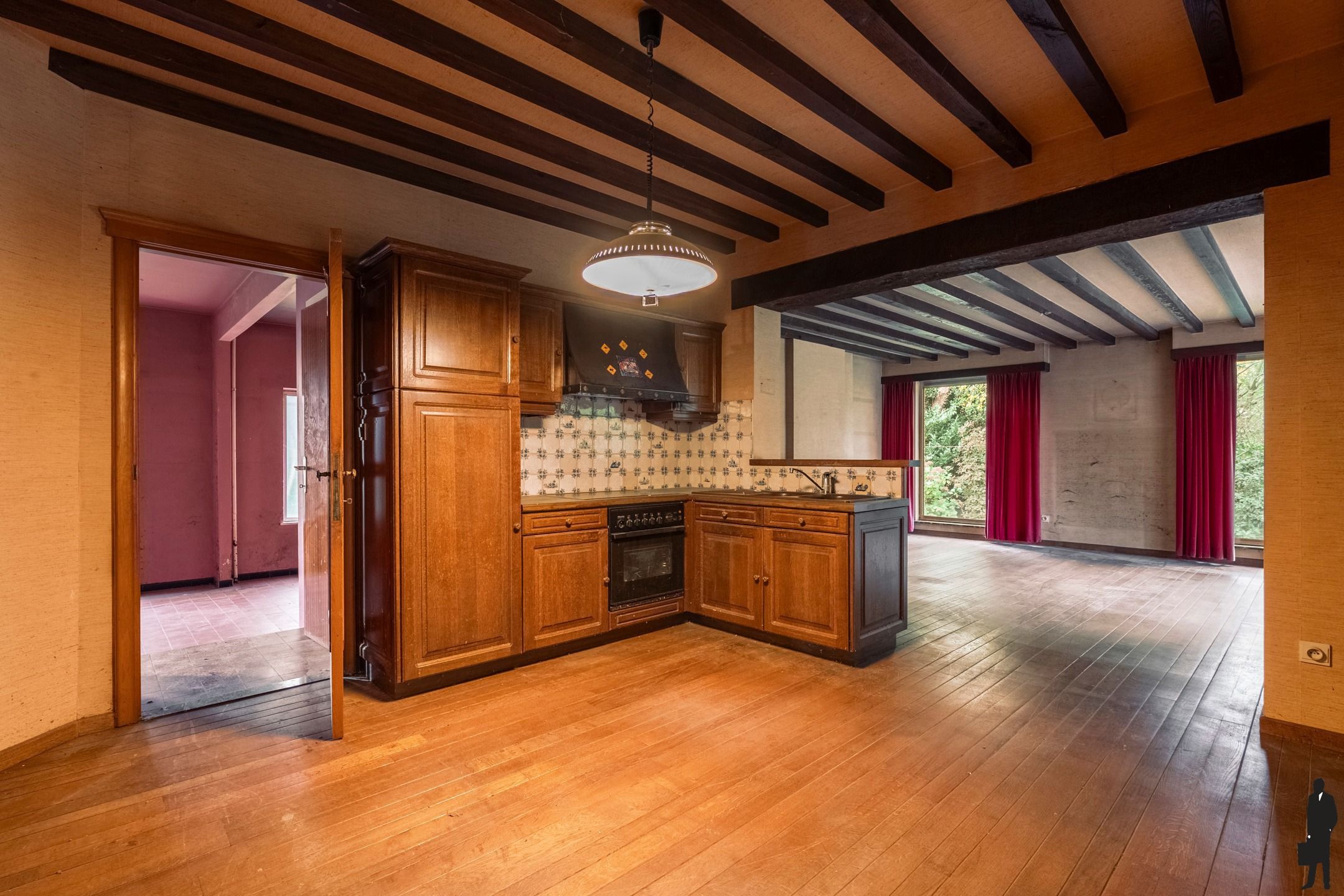 Te renoveren villa met weiland en verkavelingspotentieel foto 5