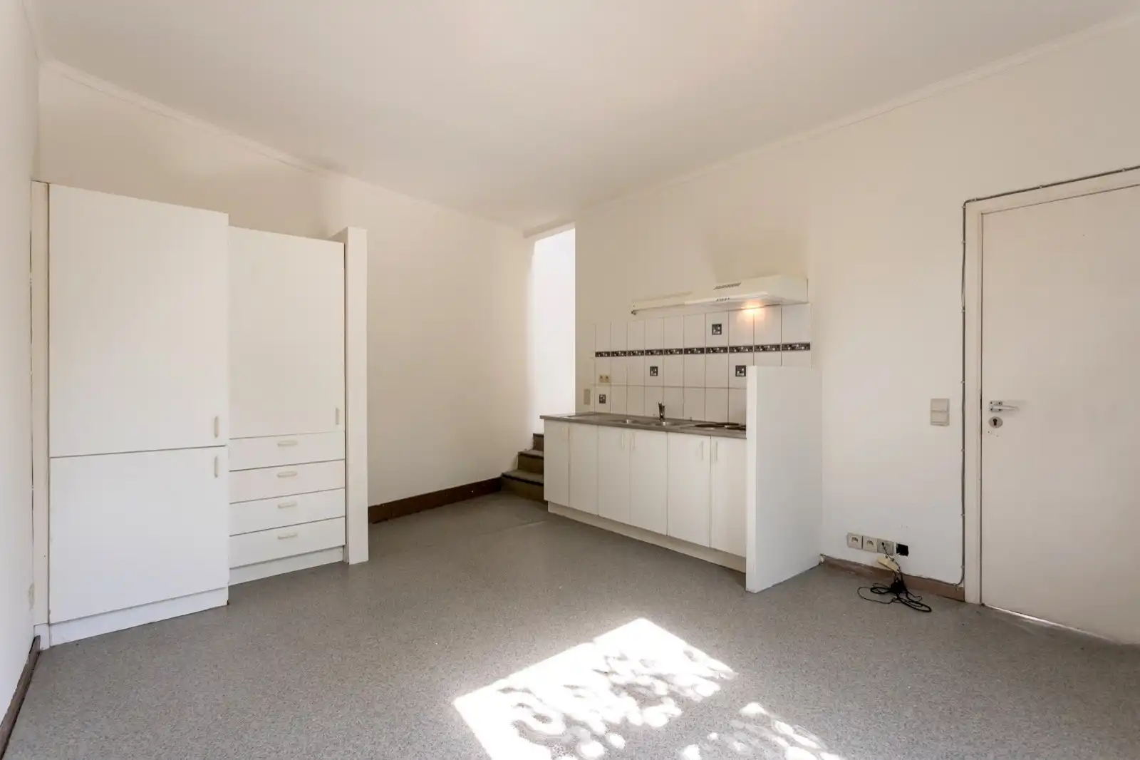 Opbrengsteigendom met 2 vergunde appartementen en kelders in het centrum van Halle foto 5