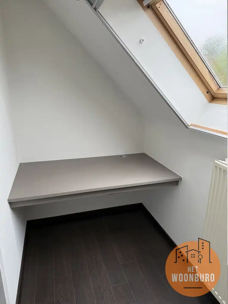 Woning halfopen bebouwing met garage, ruime kelder en tuin foto 14