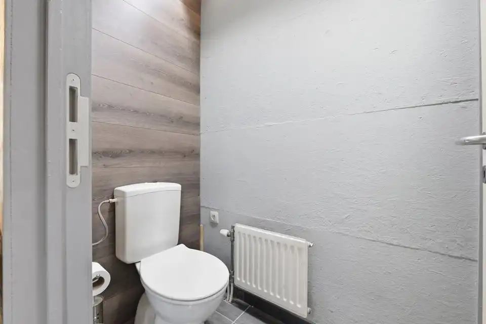 ENERGIEZUINIGE GEZINSWONING MET 3 SLKS, TERRAS EN TUIN IN TONGEREN foto 13