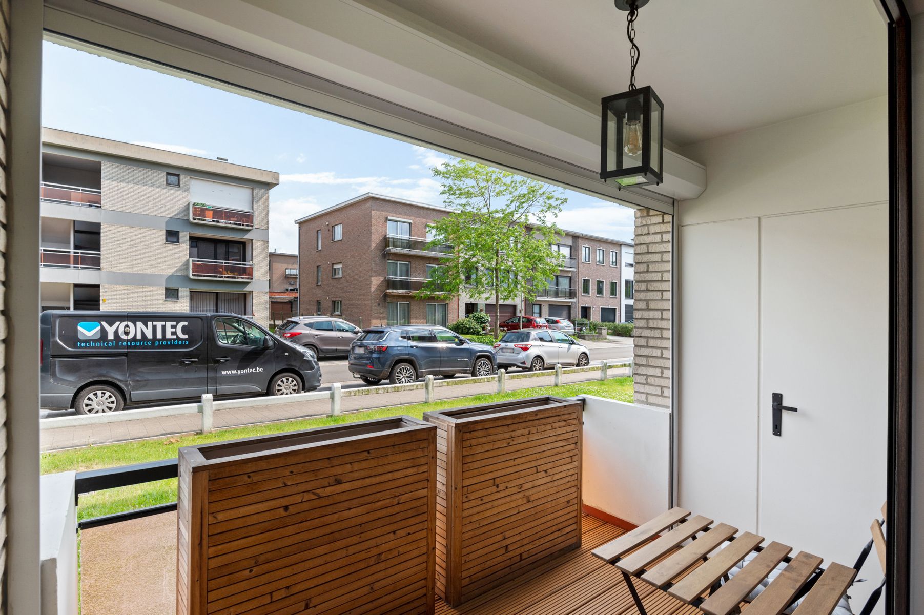 Instapklaar, lichtrijk gelijkvloersappartement met terras op topligging foto 8
