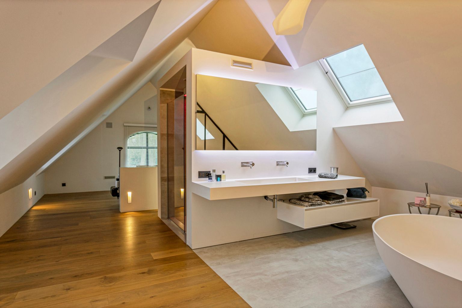 LUXUEUS EN EXCLUSIEF LANDHUIS  MET PARKTUIN.  foto 21