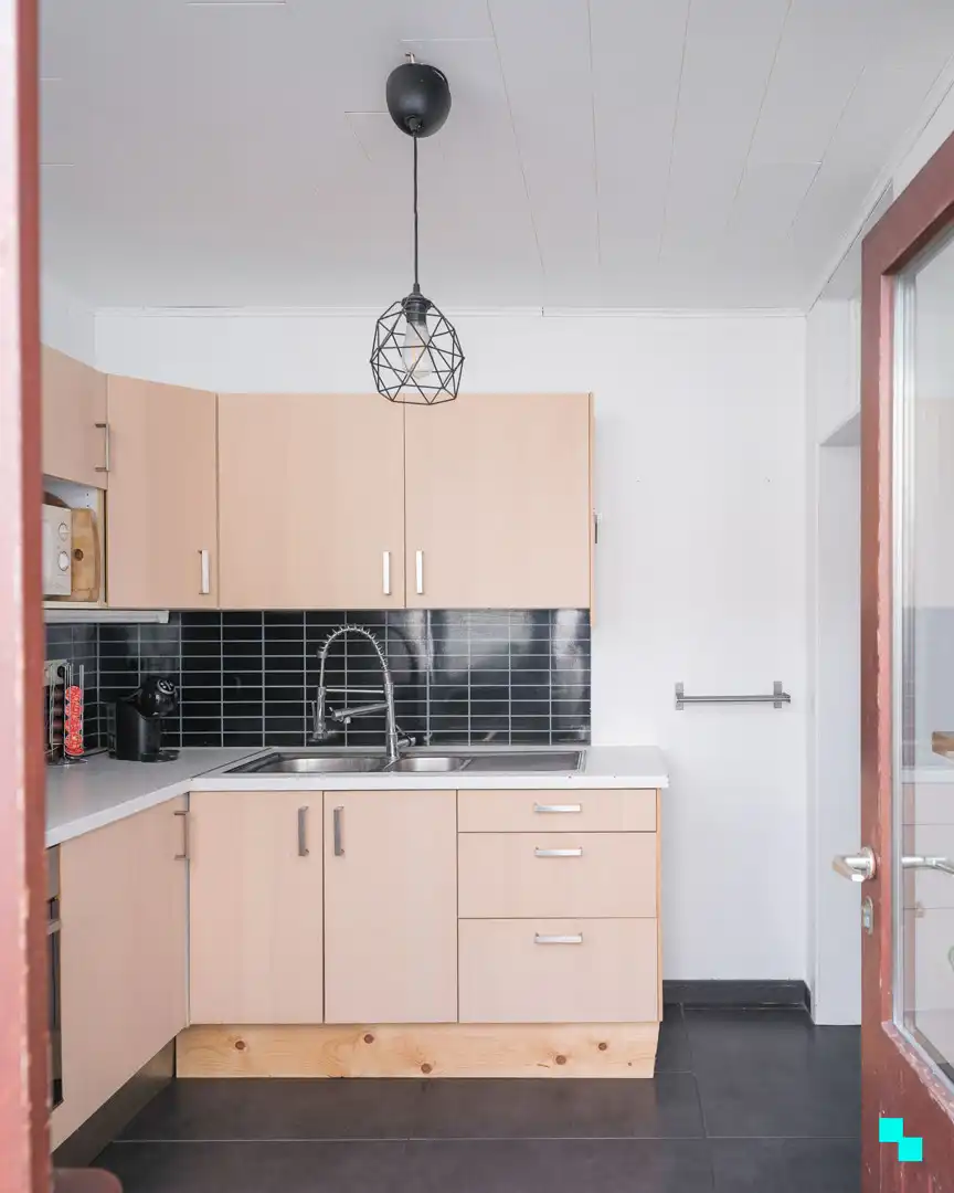 Charmante op te frissen woning met drie kamers en zonnige tuin foto 11