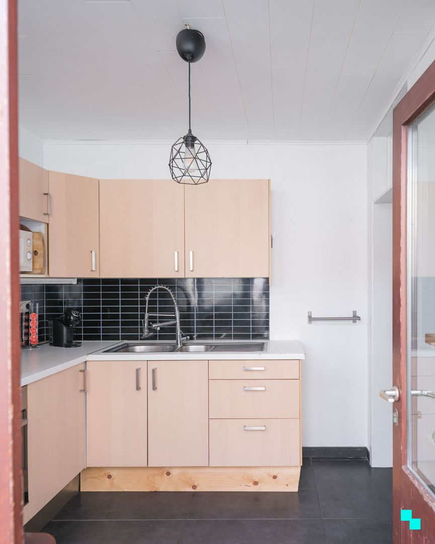 Charmante op te frissen woning met drie kamers en zonnige tuin foto 11