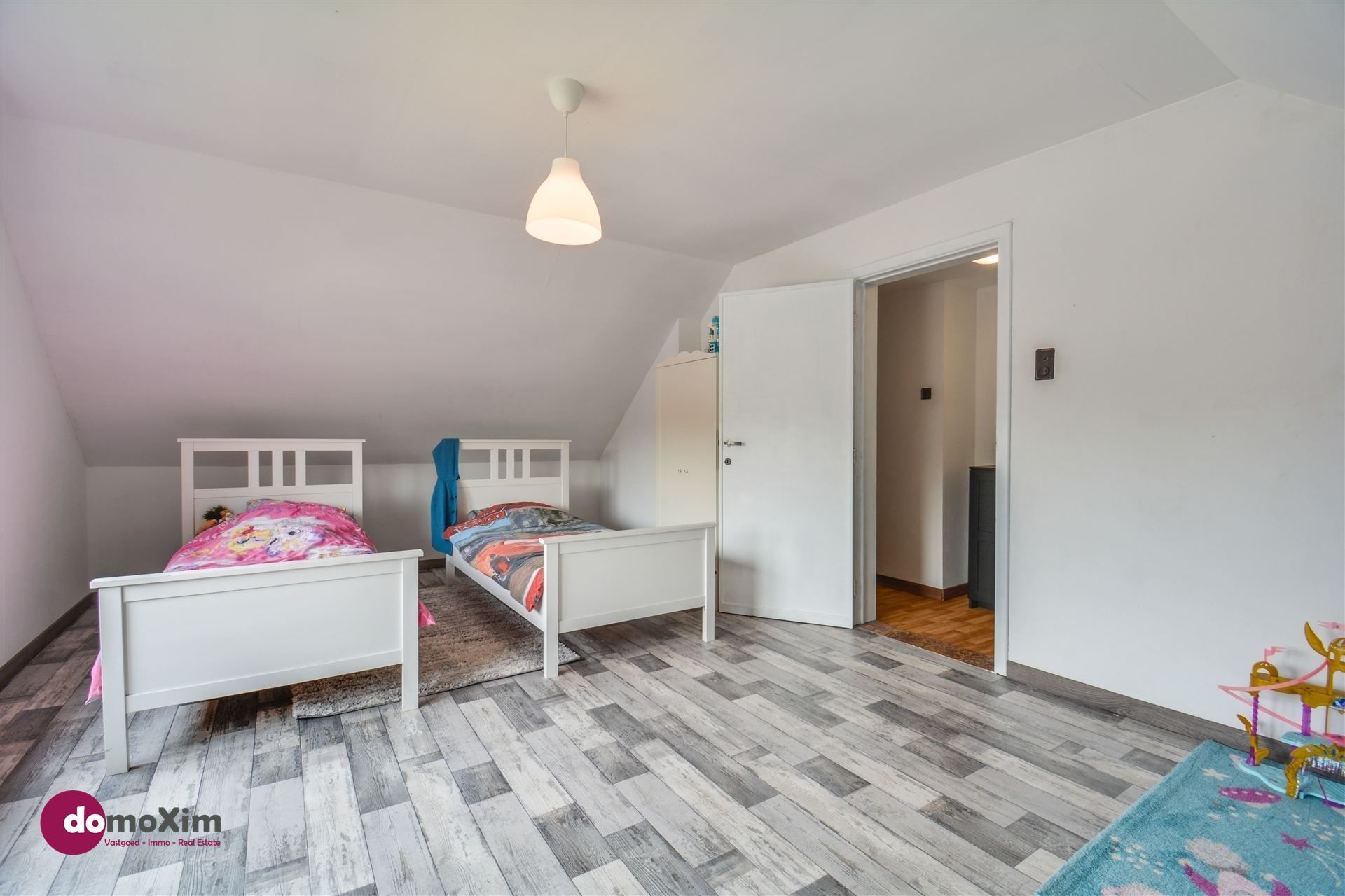 Charmante gezinswoning met drie slaapkamers nabij het centrum van Schiplaken foto 11