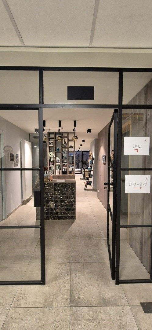 Ruime, gelijkvloerse, recente serviceflat met terras in luxueuze residentie!  foto 13