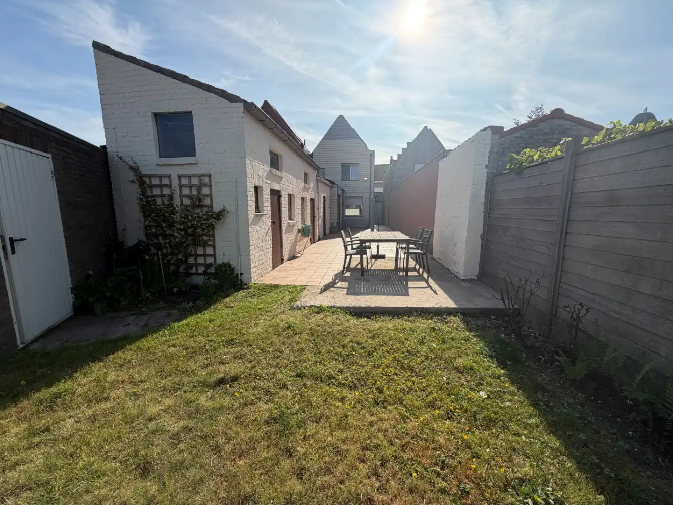 Mooi en energiezuinig huis met grote tuin/ terras en  gesloten garagebox. Gelegen in het pittoreske Lissewege. foto 14