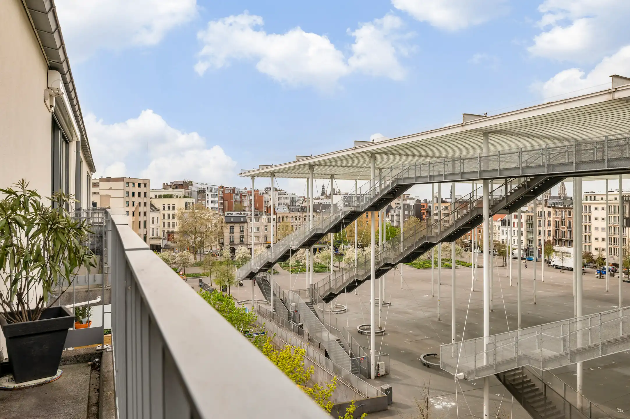 Duplex met twee terrassen aan het Theaterplein foto 3
