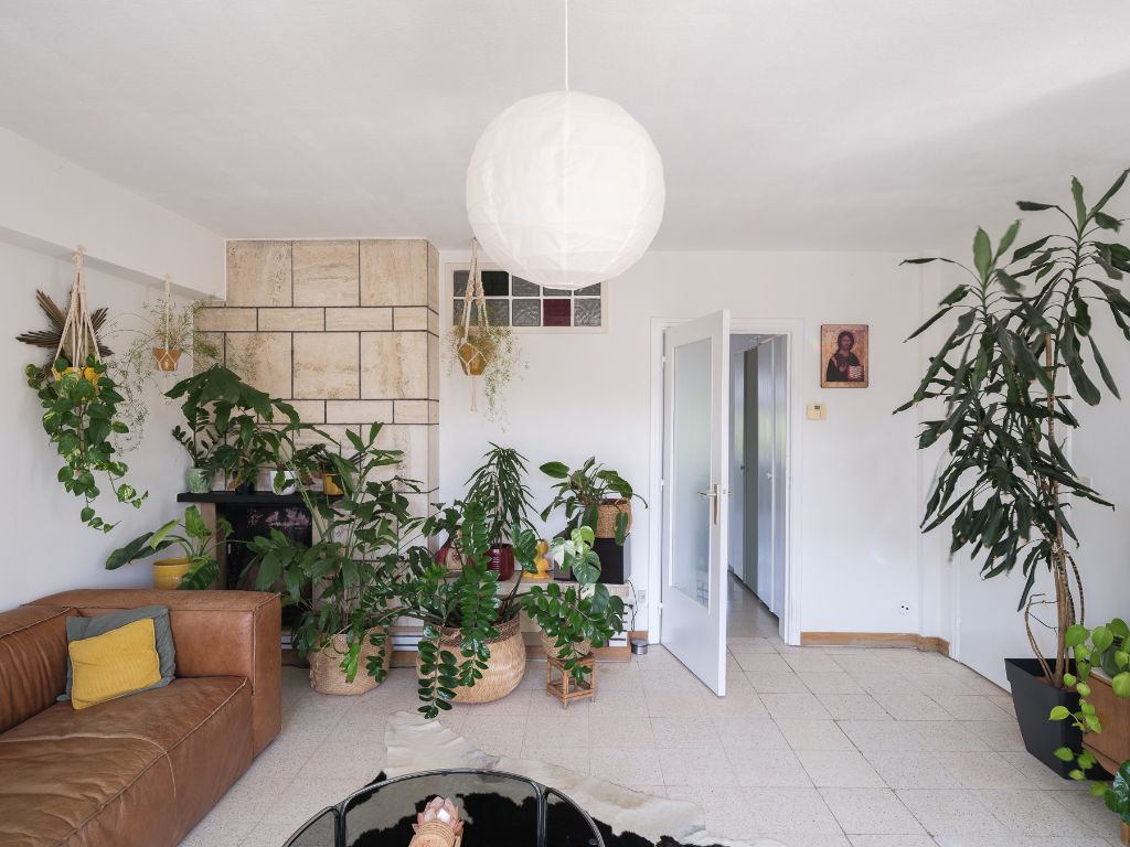 Lichtrijk en ruim 2 slpk appartement op fietsafstand van Gent centrum en wandelafstand van het natuurpark Bourgoyen-Ossemeersen. Een echte opportuniteit door zijn ligging, prijs en potentieel! foto 6