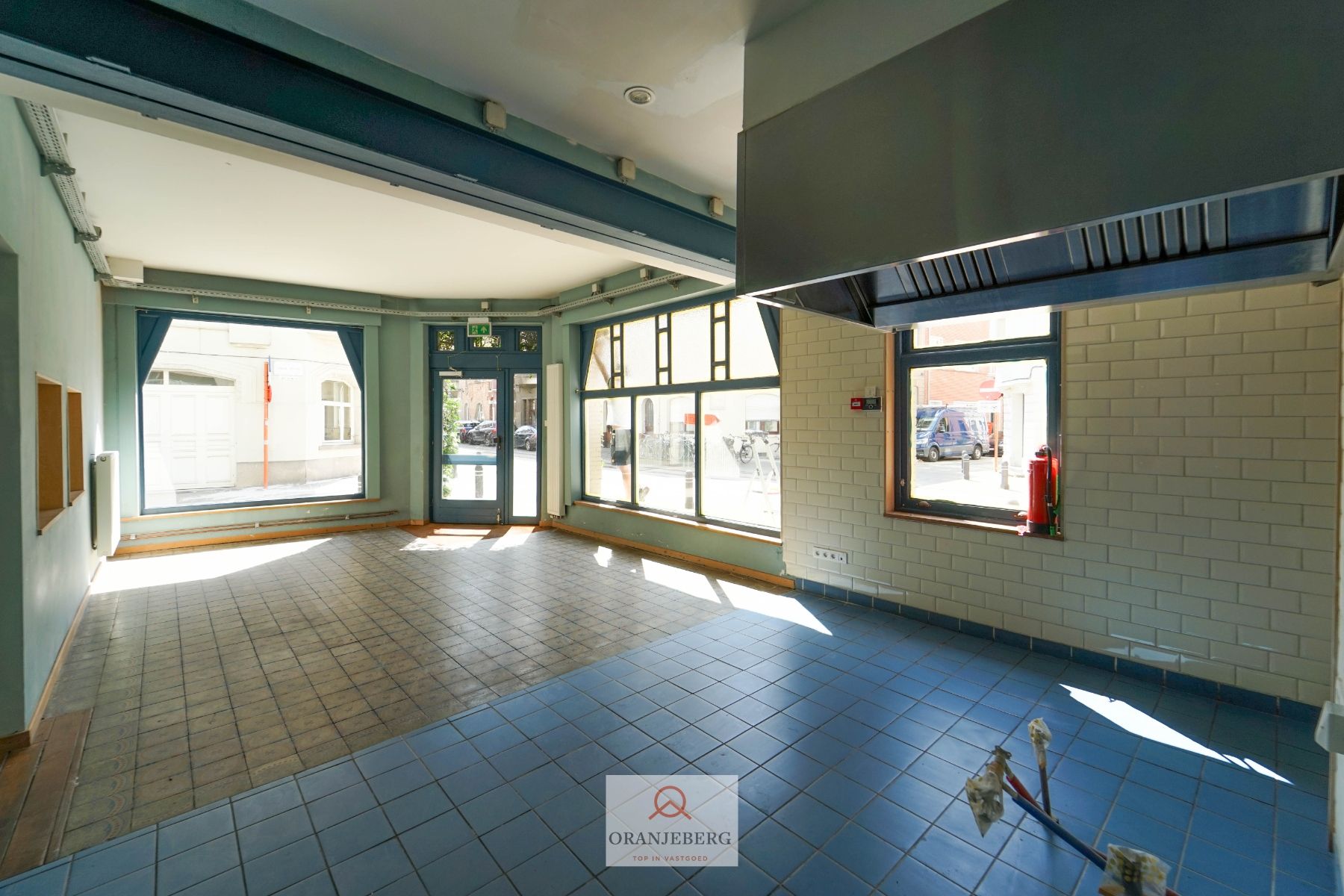 Horecavergund hoekpand met mooie visibiliteit in Papegaaistraat foto 6