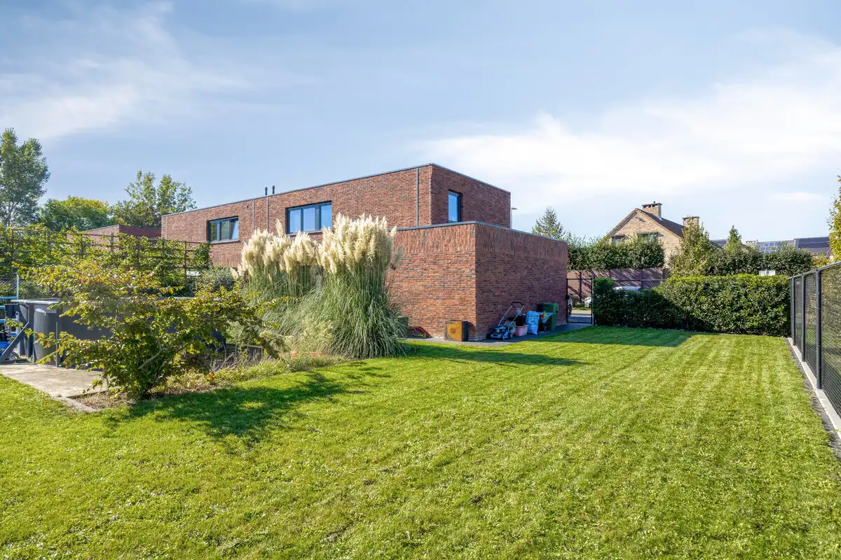 RECENTE HEDENDAAGSE WONING OP 5A12CA MET 3 SLK TE GUIGOVEN. INTERESSANT INVESTERINGSPAND. foto 3