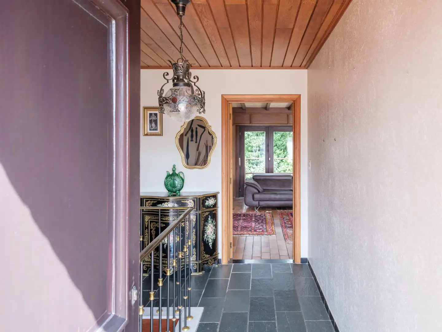 Vrijstaande woning met 4 slpk. in een oase van rust foto 11