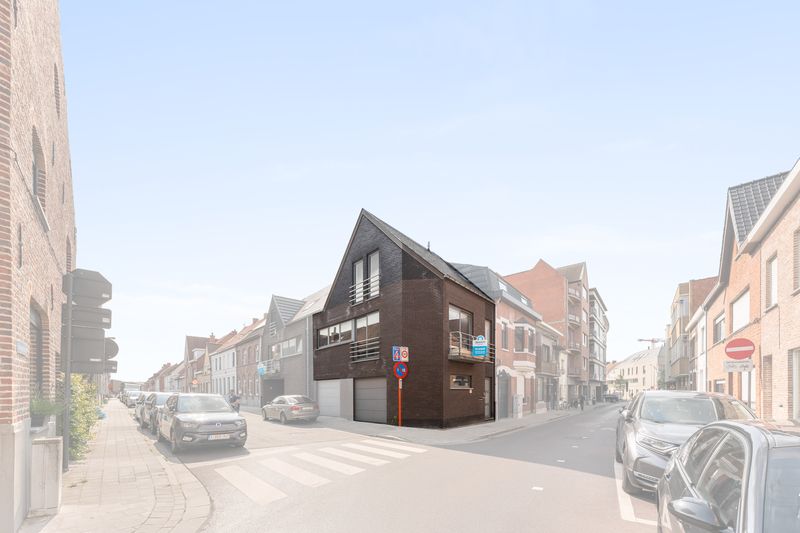 Stijlvolle en energiezuinige woning met garage in het bruisende centrum van Roeselare foto 16
