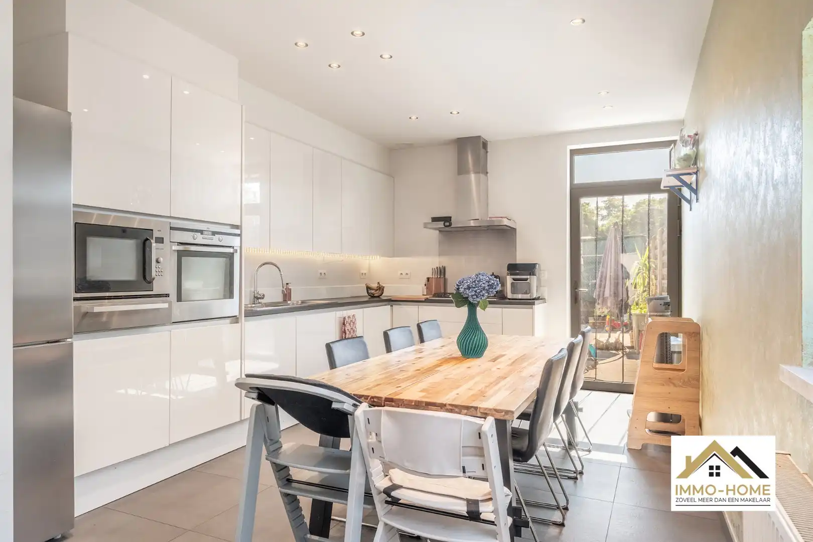 Perfect instapklare woning te Oostakker! foto 2