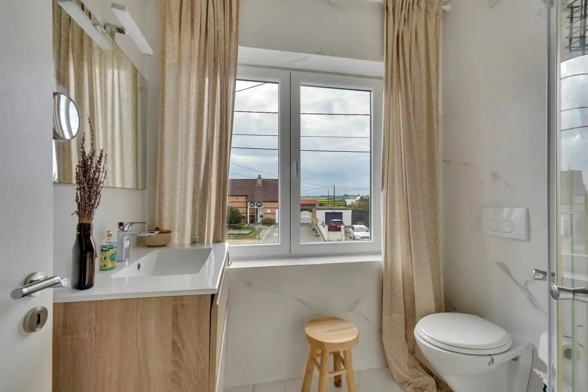Gezellige woning in het landelijke Veldwezelt foto 17