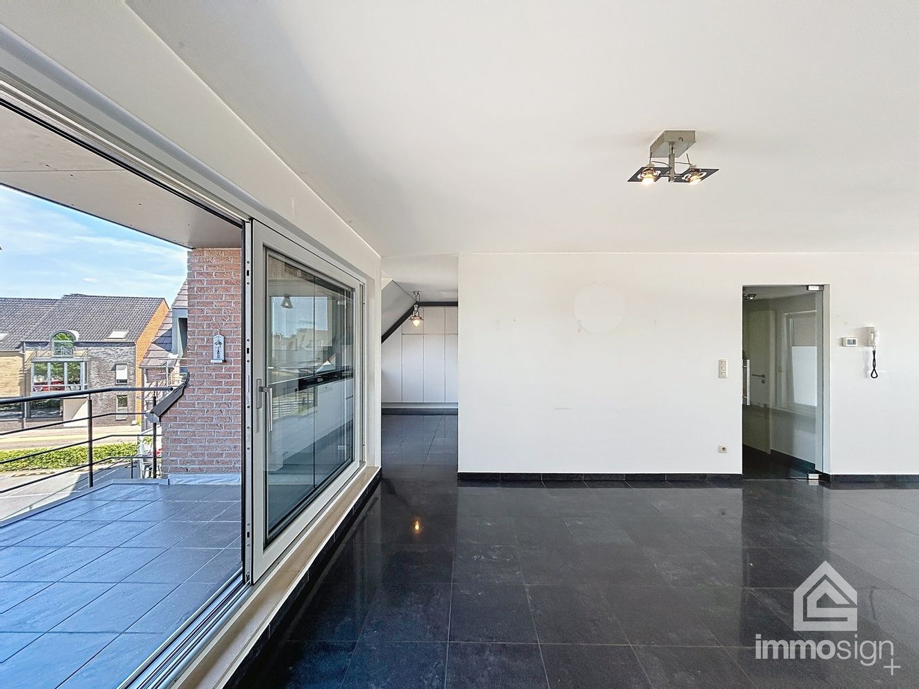 Ruim appartement met twee slaapkamers én twee terrassen te Hamont! foto 6