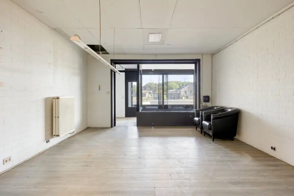 Magazijn met woonst en burelen in Adegem (Maldegem) foto 8