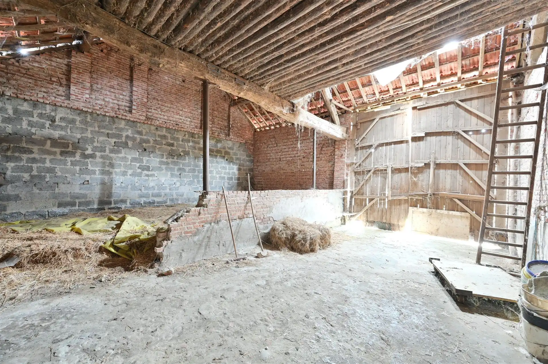 Te renoveren hoeve op rustige locatie foto 20