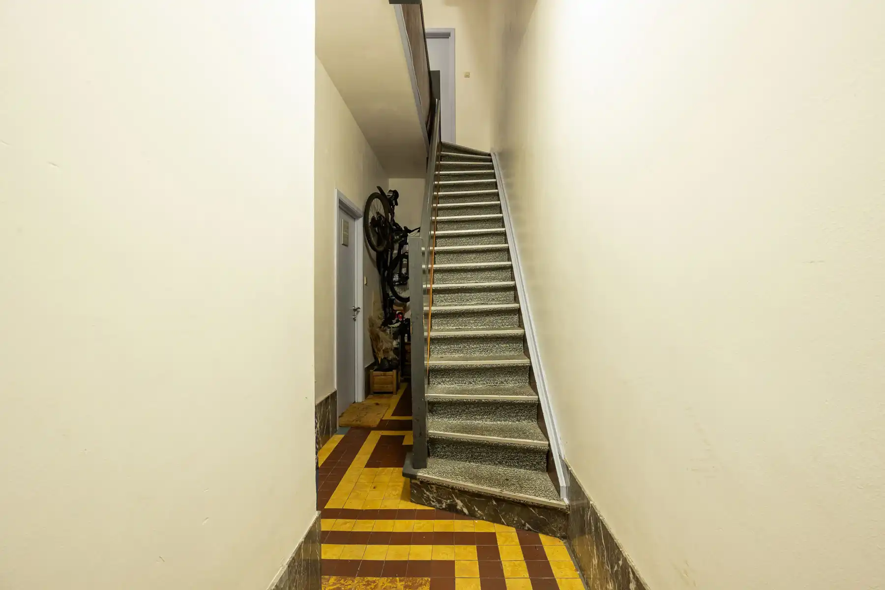 Vergund en gerenoveerd opbrengsteigendom bestaande uit 3 app foto 5