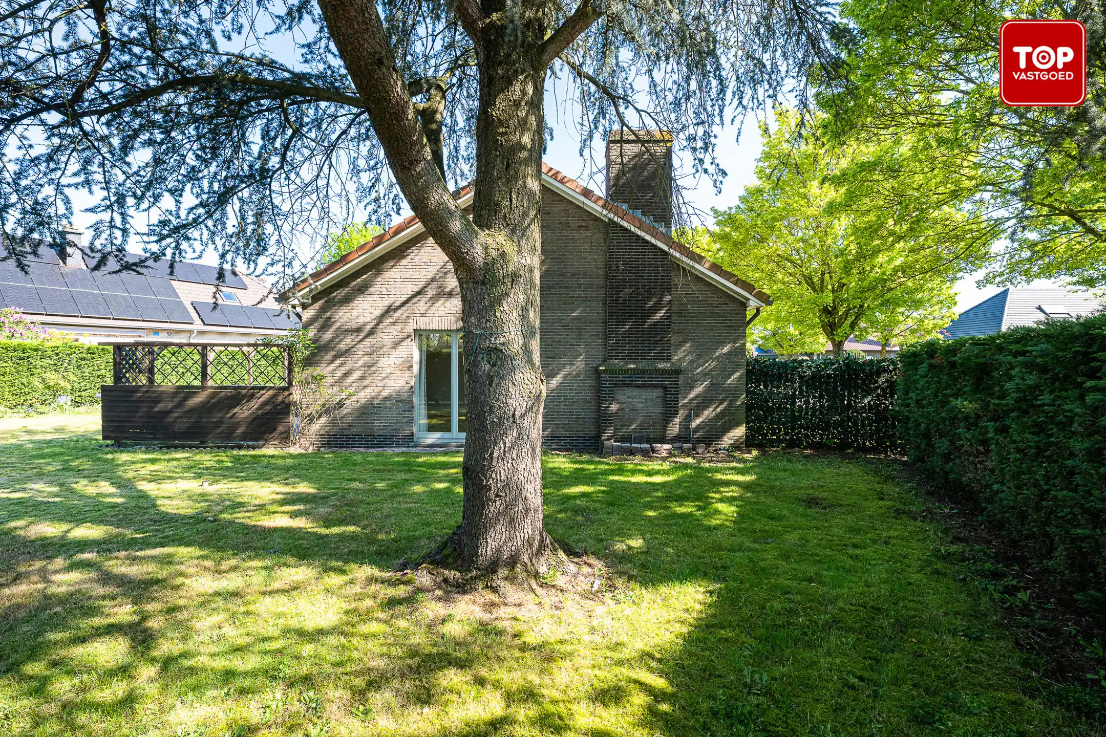 Op te frissen bungalow op toplocatie. foto 21