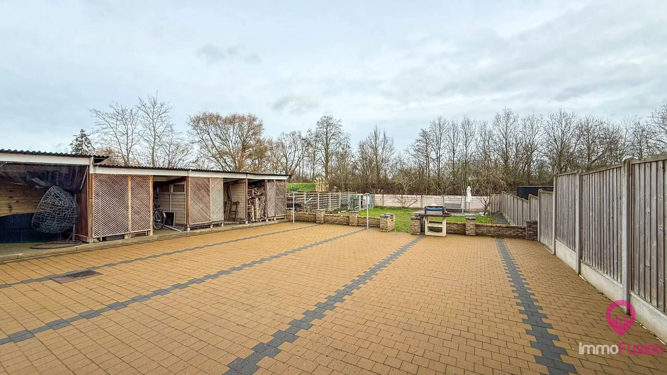 Instapklare woning met grote tuin dichtbij autostrade! foto 38