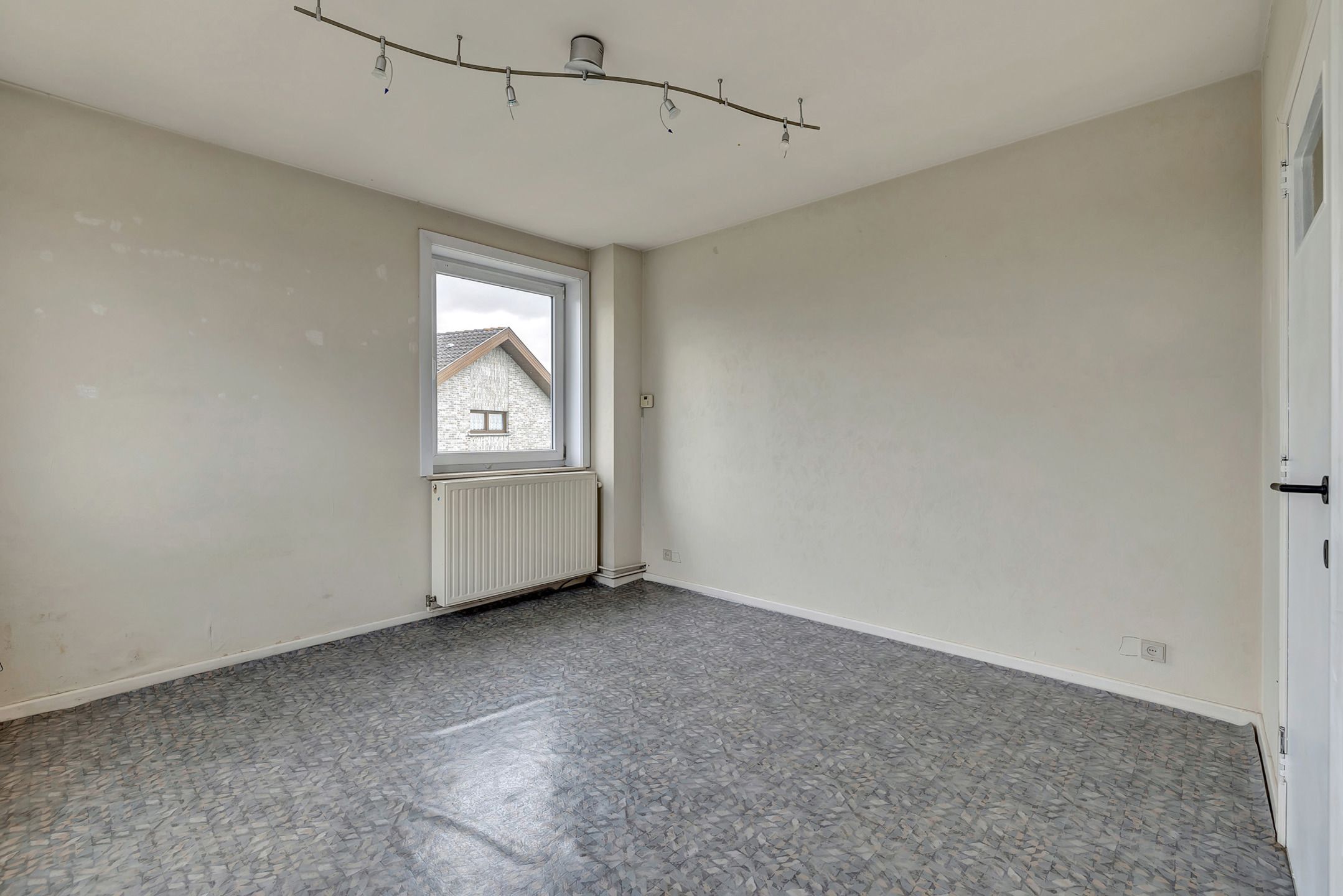 Charmante te renoveren 3-gevel te Dilbeek foto 10