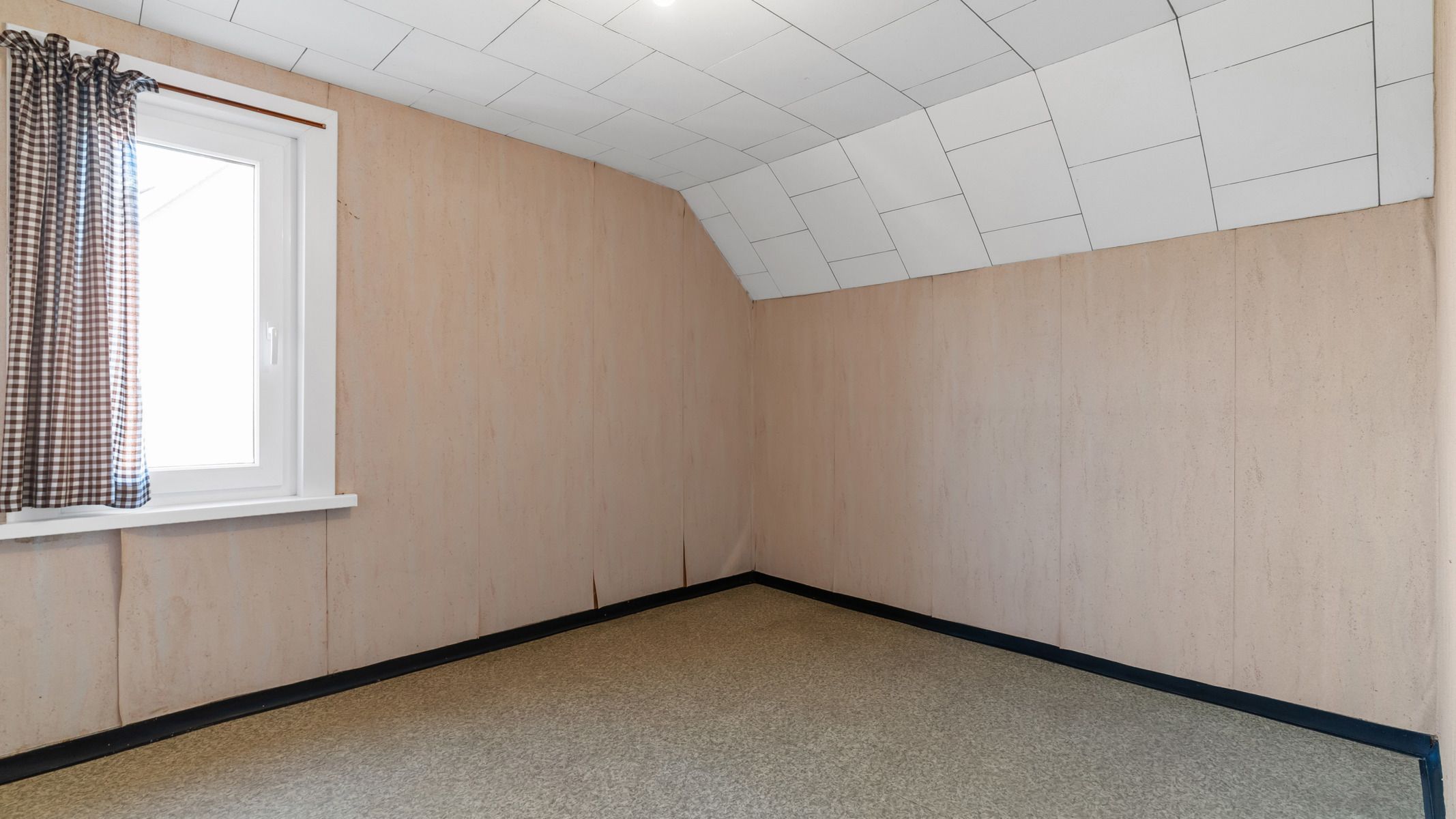 Te renoveren woning met vrij zicht over weilanden foto 17