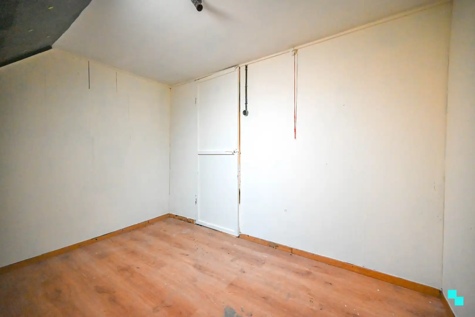 Landelijk gelegen, te renoveren woning op 1.767m² perceel foto 19