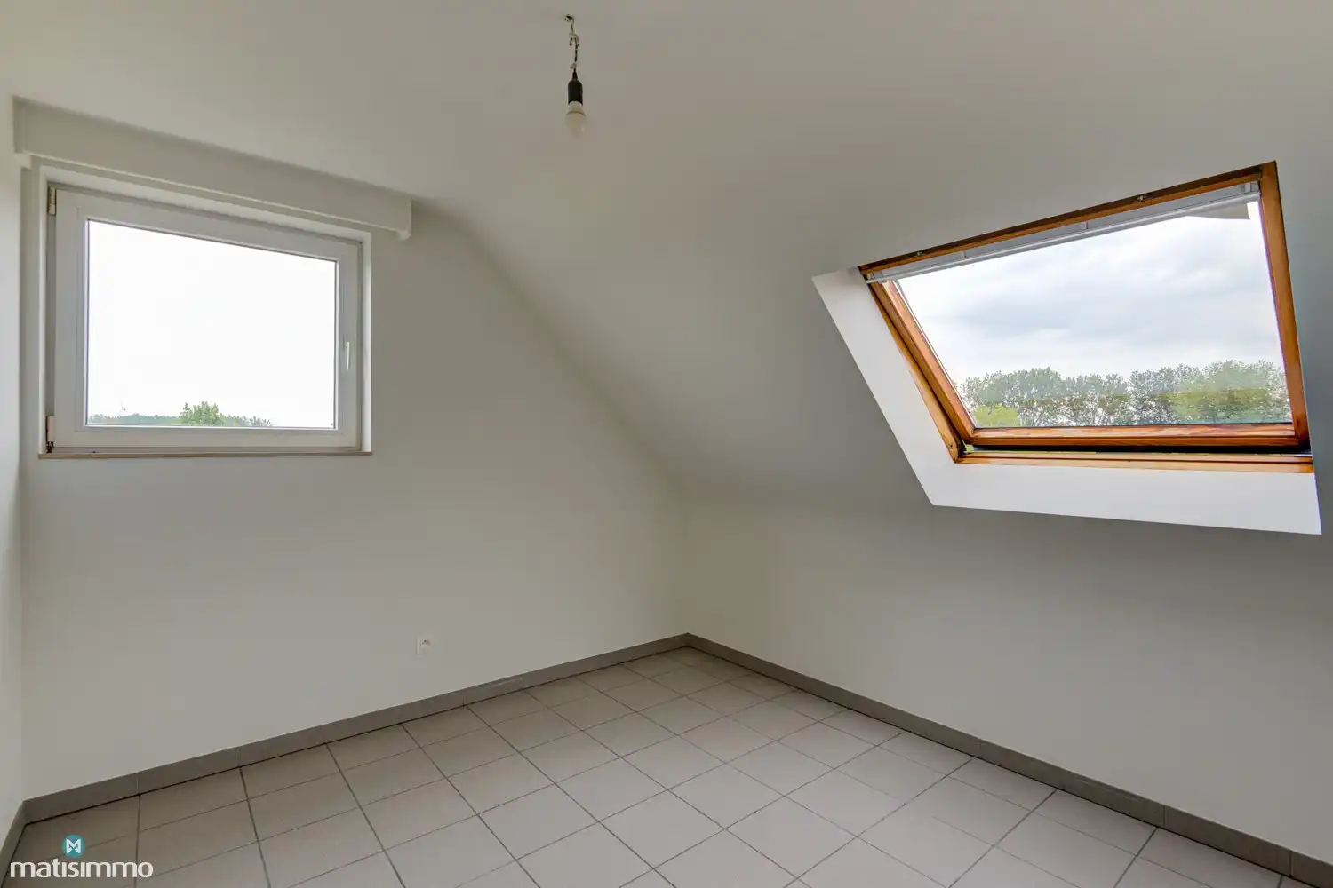 INSTAPKLAAR DUPLEXAPPARTEMENT MET 2 SLAAPKAMERS EN GARAGE NABIJ HET CENTRUM VAN BILZEN foto 11