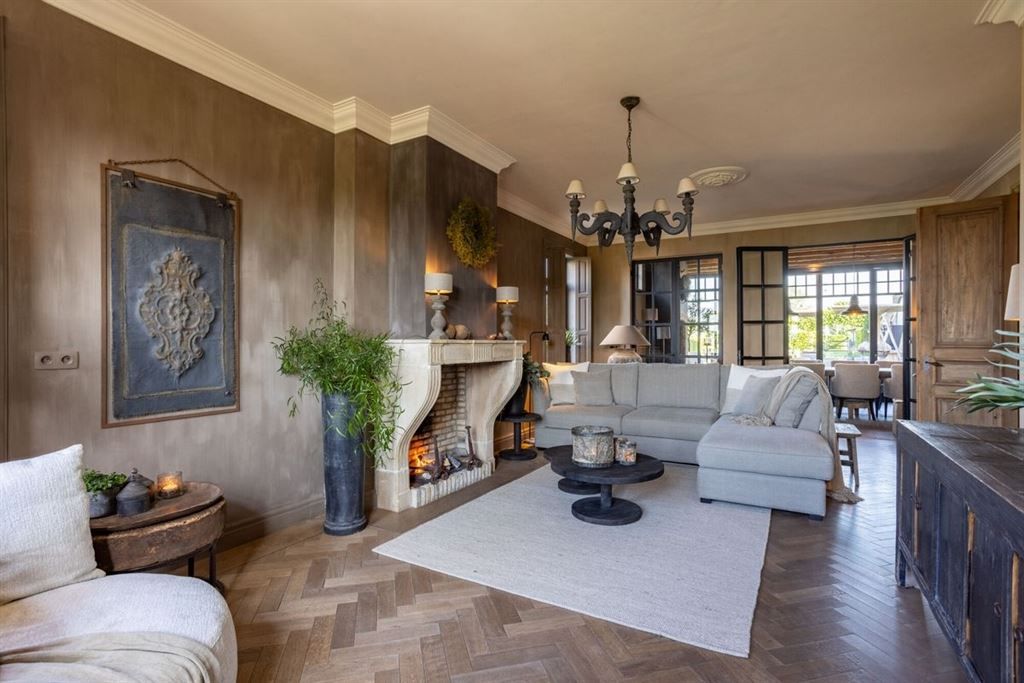 Landelijke villawoning met multifunctioneel aangrenzend gebouw foto 4