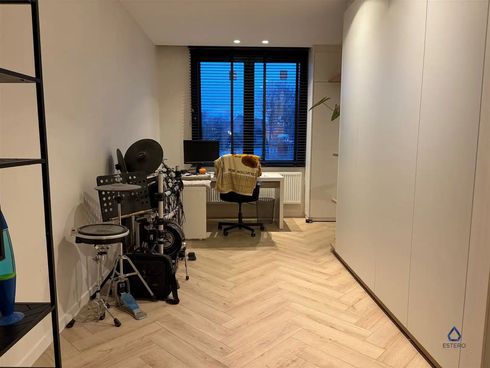 Gerenoveerde gezinswoning met 3 slaapkamers te Zwijnaarde foto 4