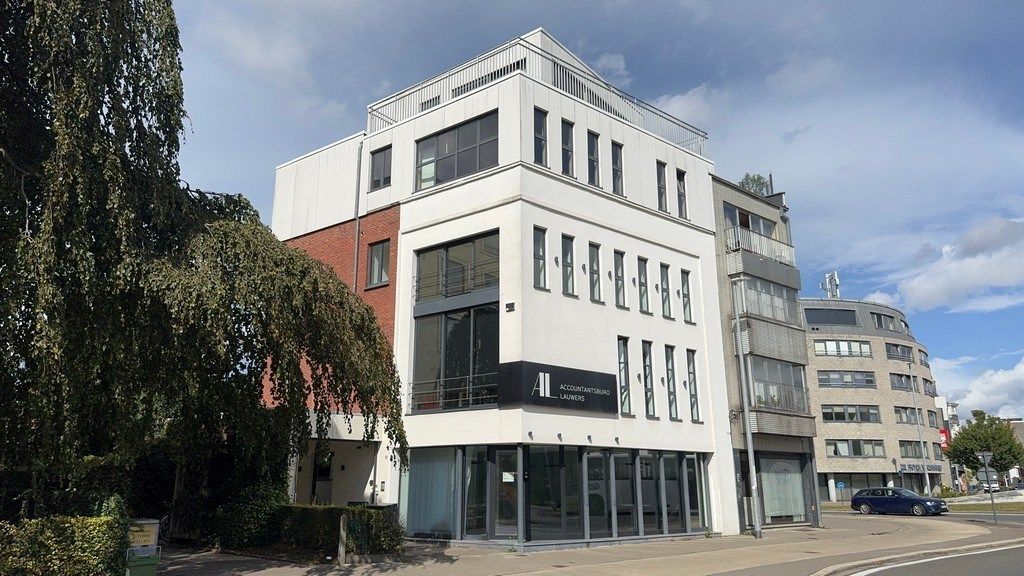 Instapklare kantoorruimte te huur aan De Sterre in Gent foto {{pictureIndex}}