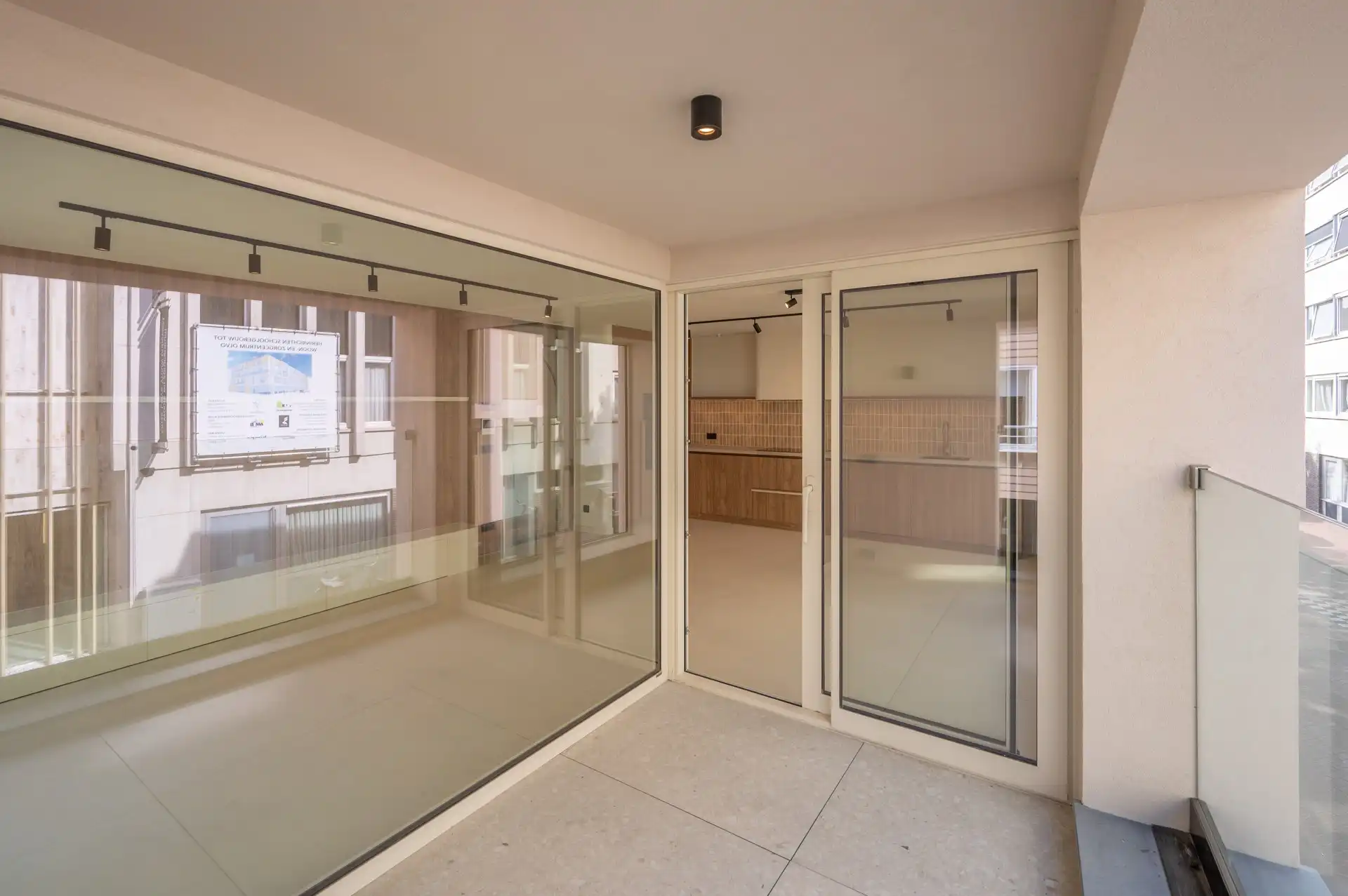 Volledig vernieuwde opbrengsteigendom met drie appartementen en verhuurd handelsgelijkvloers foto 10