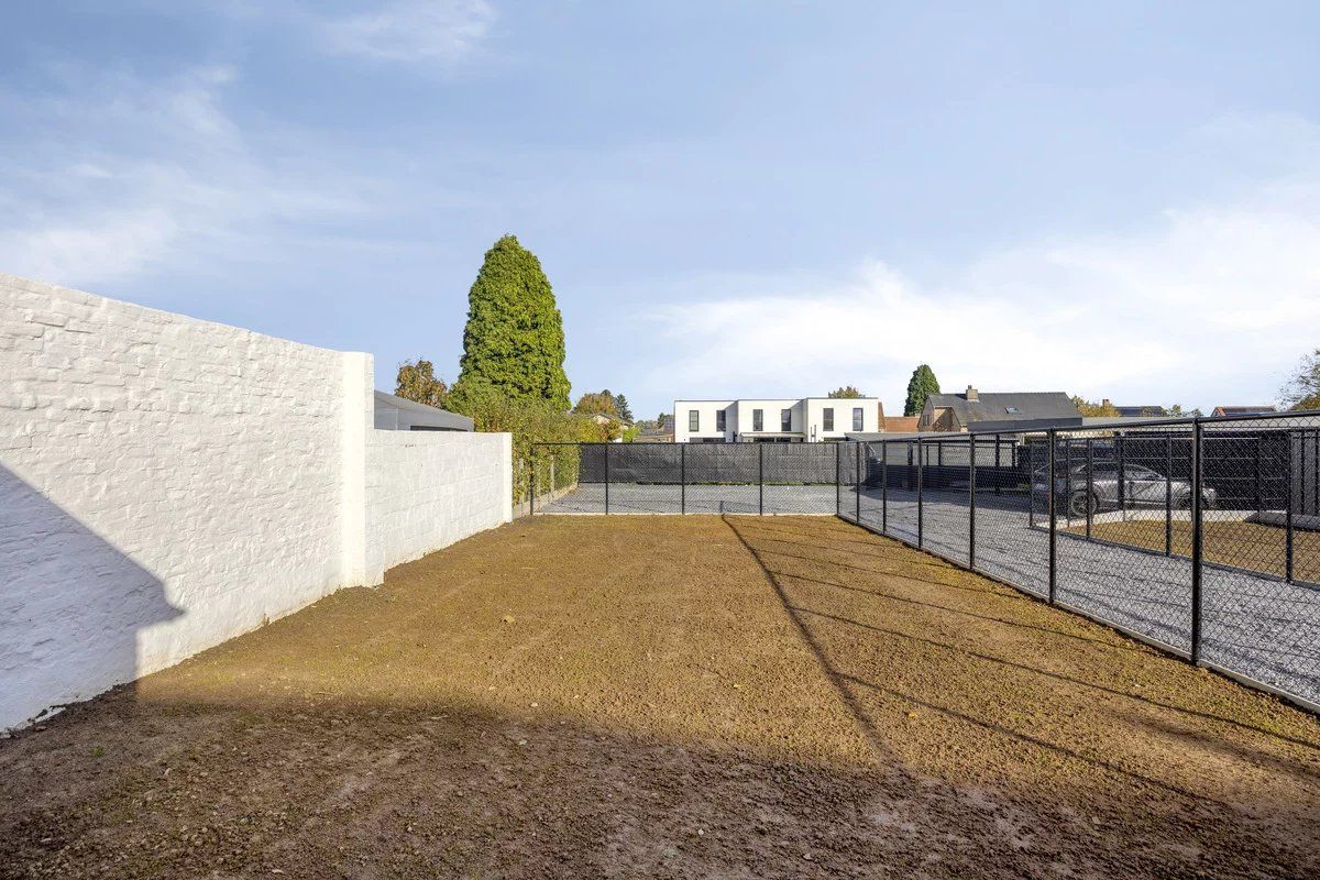 GERENOVEERDE INSTAPKLARE WONING MET 3 SLPK'S IN KESSELT (LANAKEN) foto 3