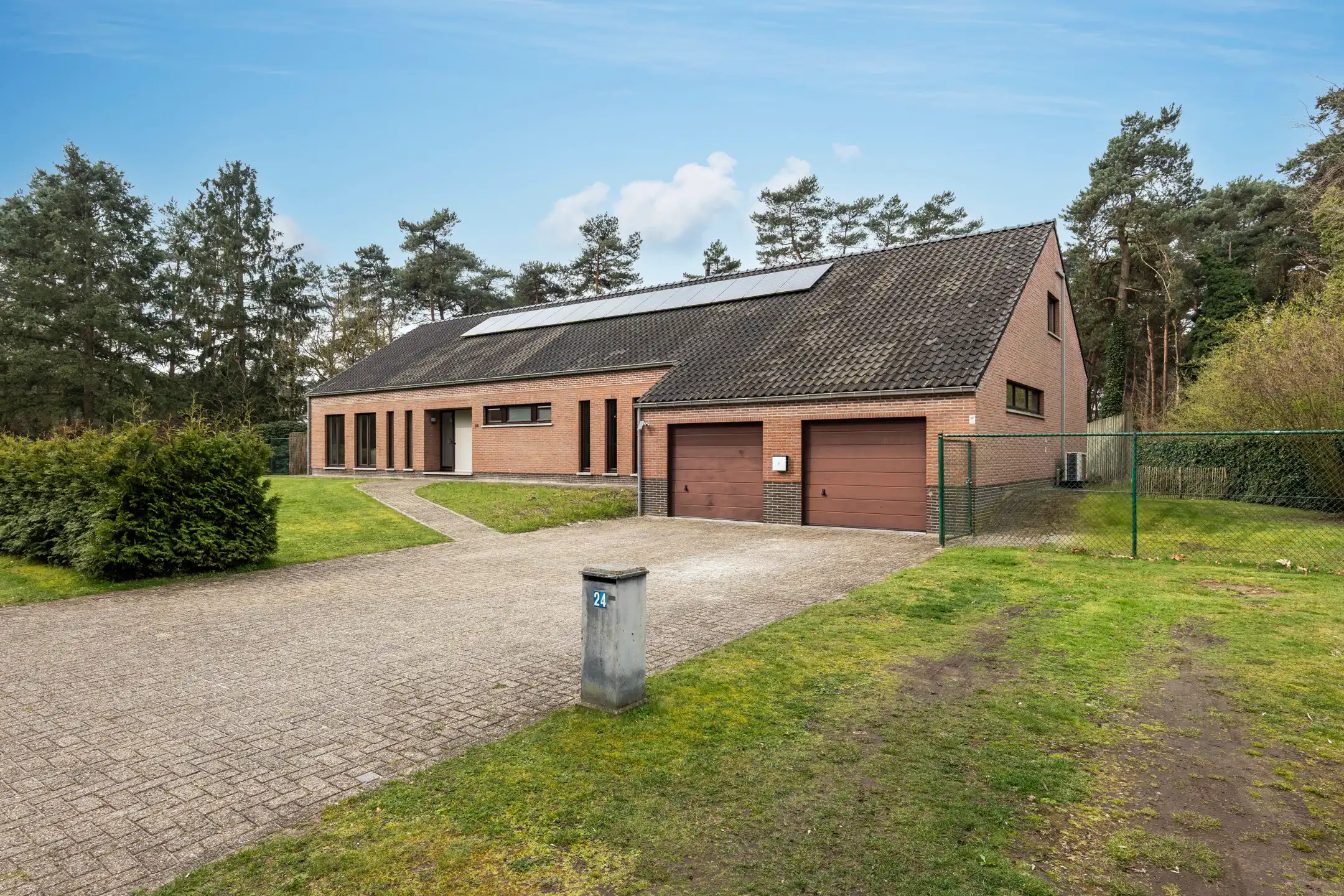 Ruime, recent gerenoveerde villa met 5 slpks op 2.430 m² foto 29