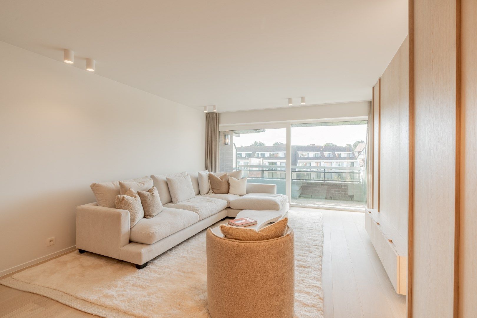 Luxueus gerenoveerde penthouse met groot zonneterras op wandelafstand van het Albertplein foto 7