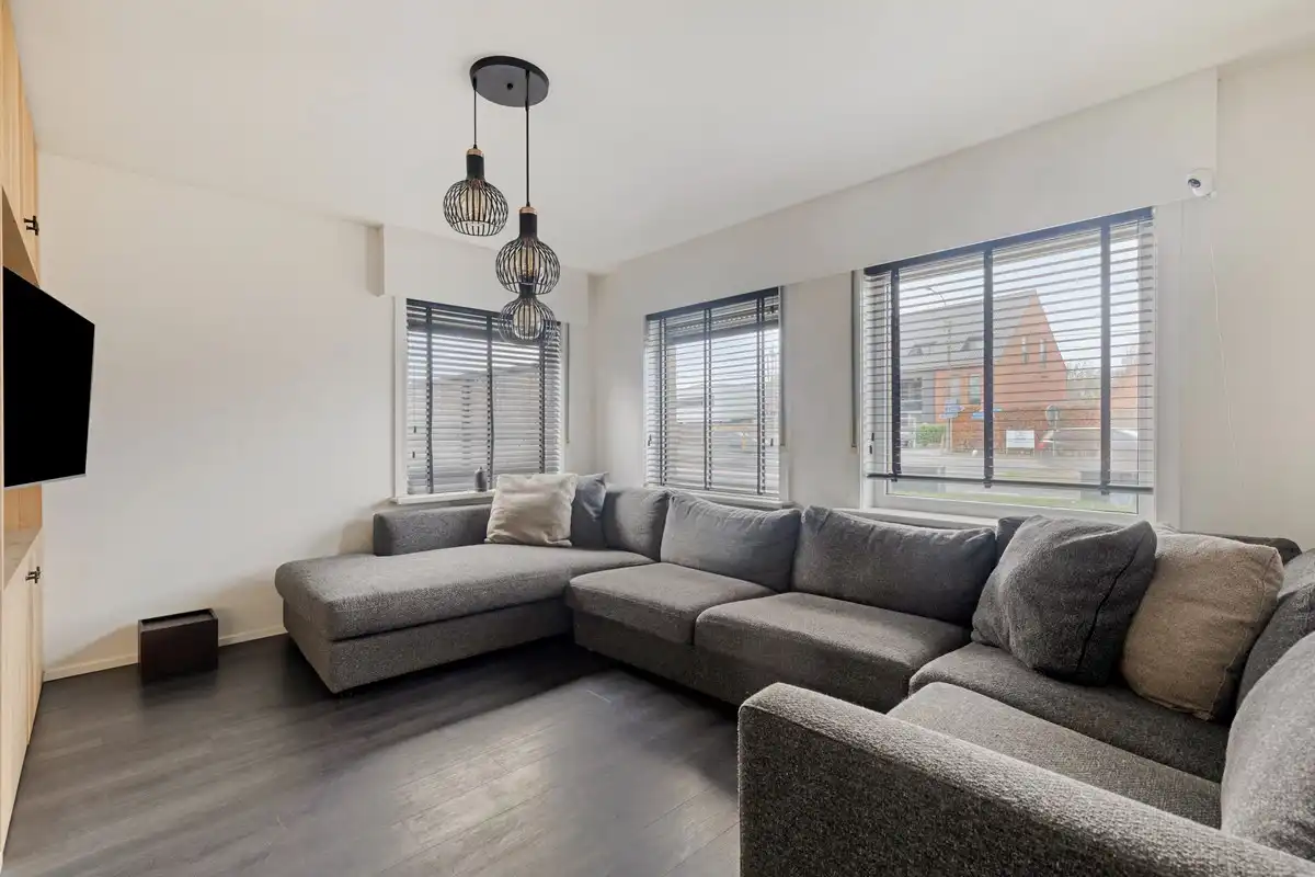 Luxe woning met binnenzwembad en afzonderlijke handelsruimte foto 7