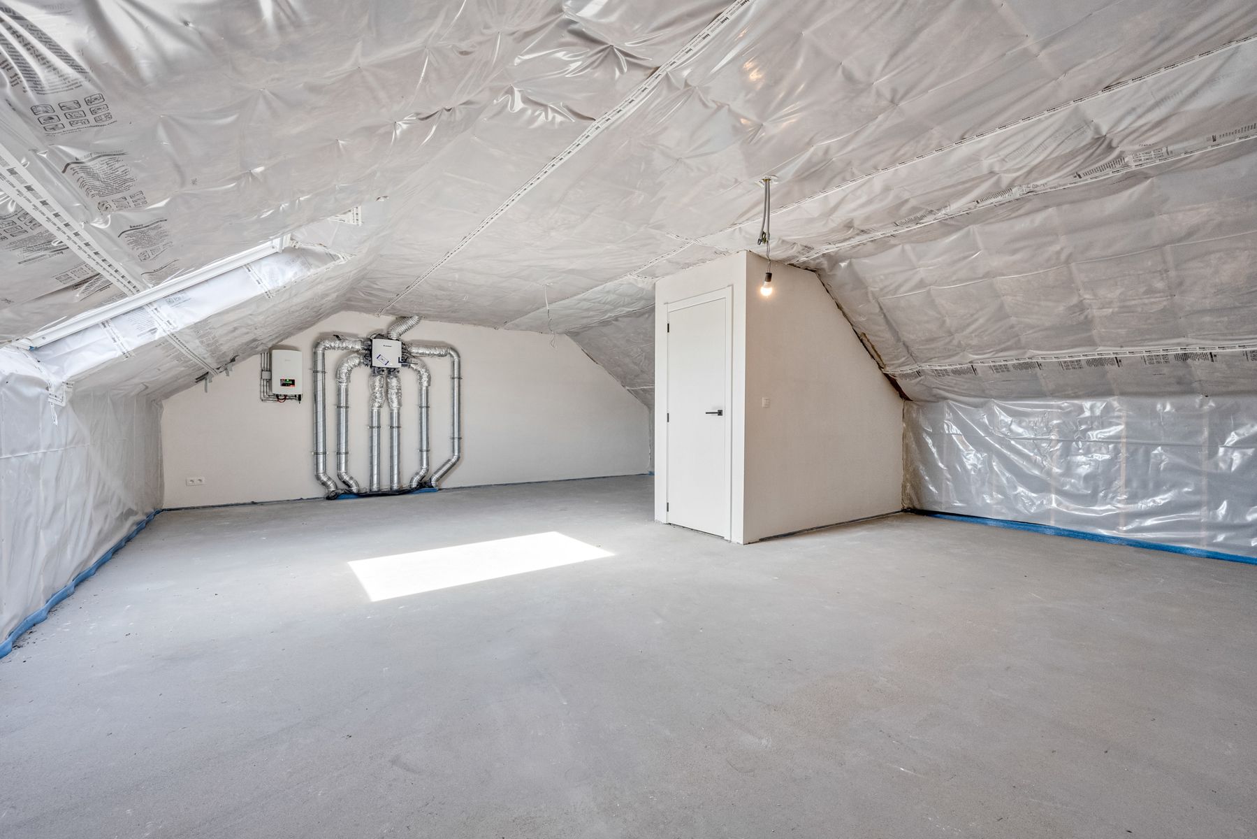 Instapklare nieuwbouwwoning met uitzicht op de velden foto 20