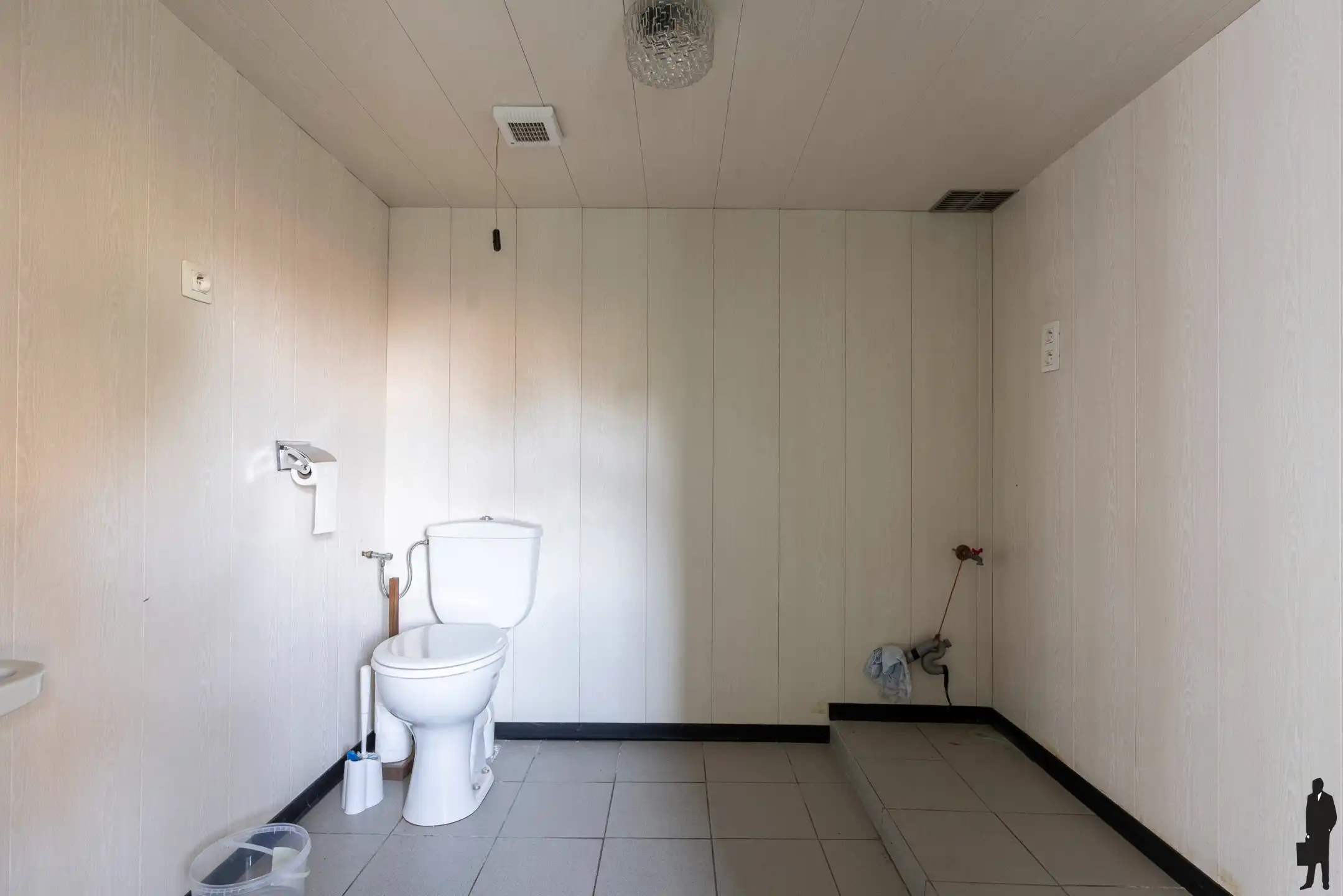 Te renoveren woning op ca. 550m² grond. foto 9