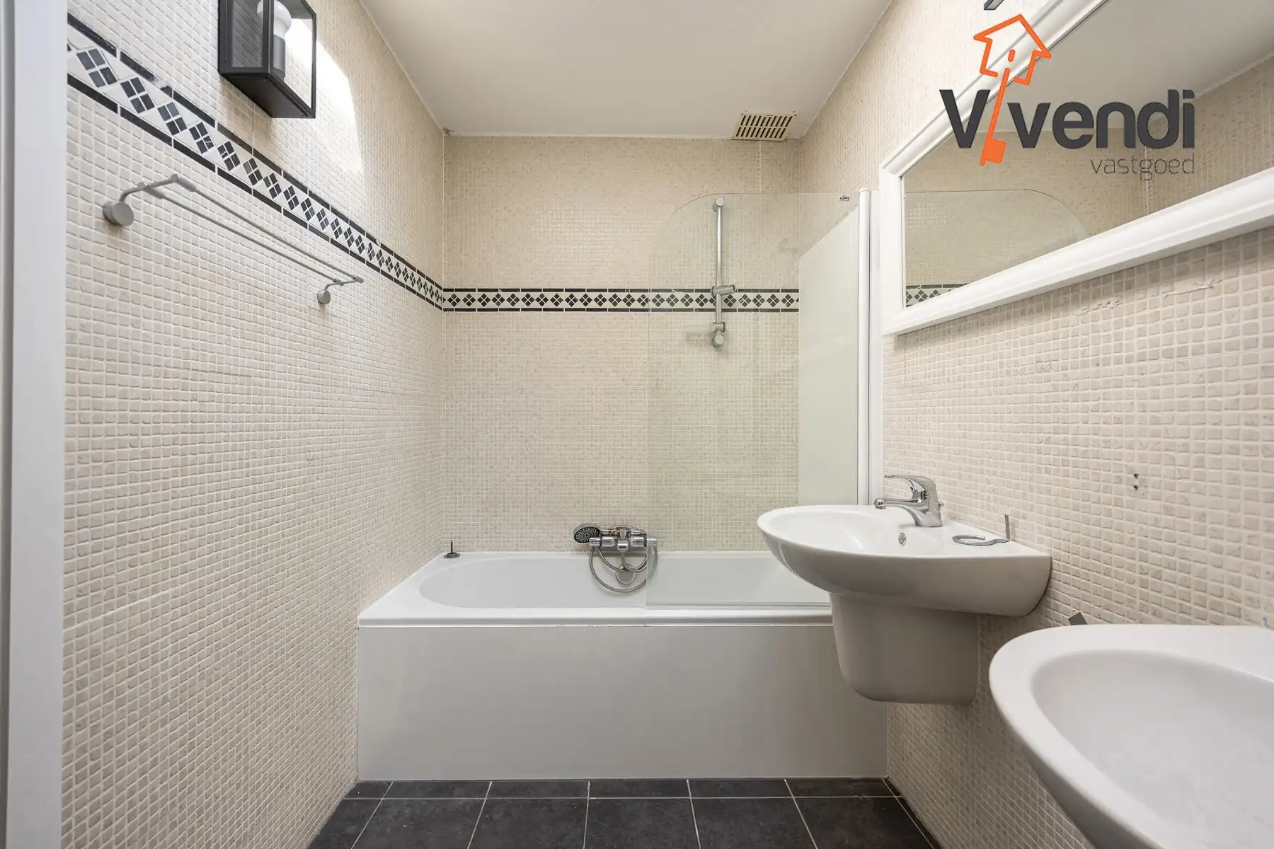 Ruime en lichtrijke duplex met 3 slpk inclusief 1 garagebox! foto 17